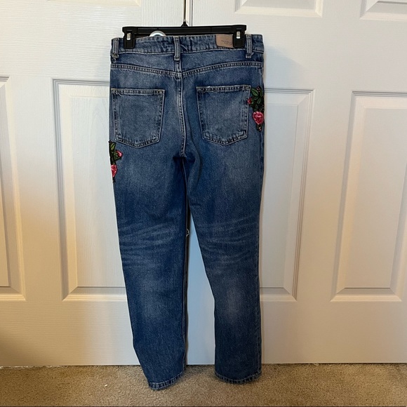 Zara Basic Denim distressed jeans with floral details - Picture 6 of 8